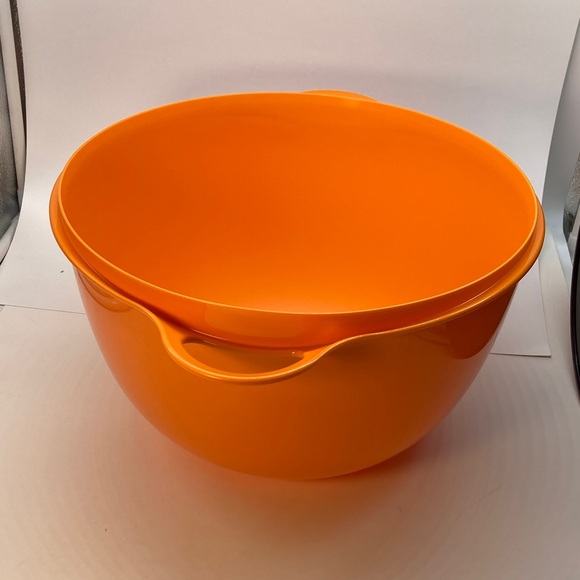 TUPPERWARE Jumbo THATSA Bowl 14 L / 59 CUPS Orange & Black Lid - Picture 5 of 13